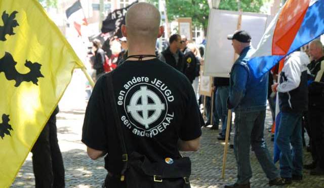 Un militante de una organización juvenil del entorno del VB.